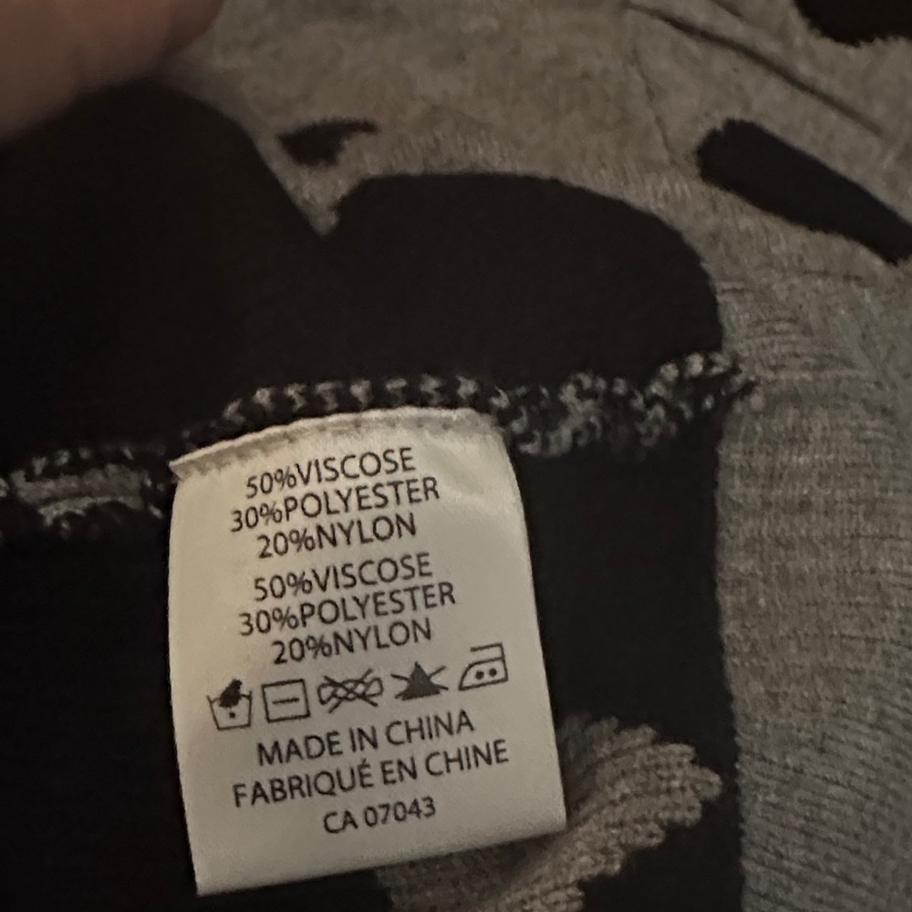 Gray Heart Pattern Cardigan - Picture 7 of 8